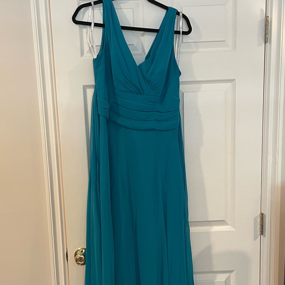 David’s Bridal Chiffon Dress Size 10 Oasis